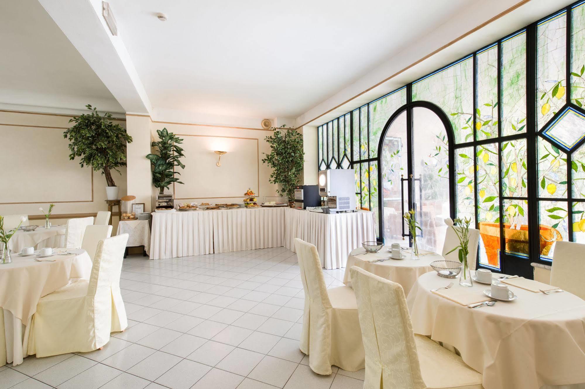 Hotel Goya Forte dei Marmi Exterior photo