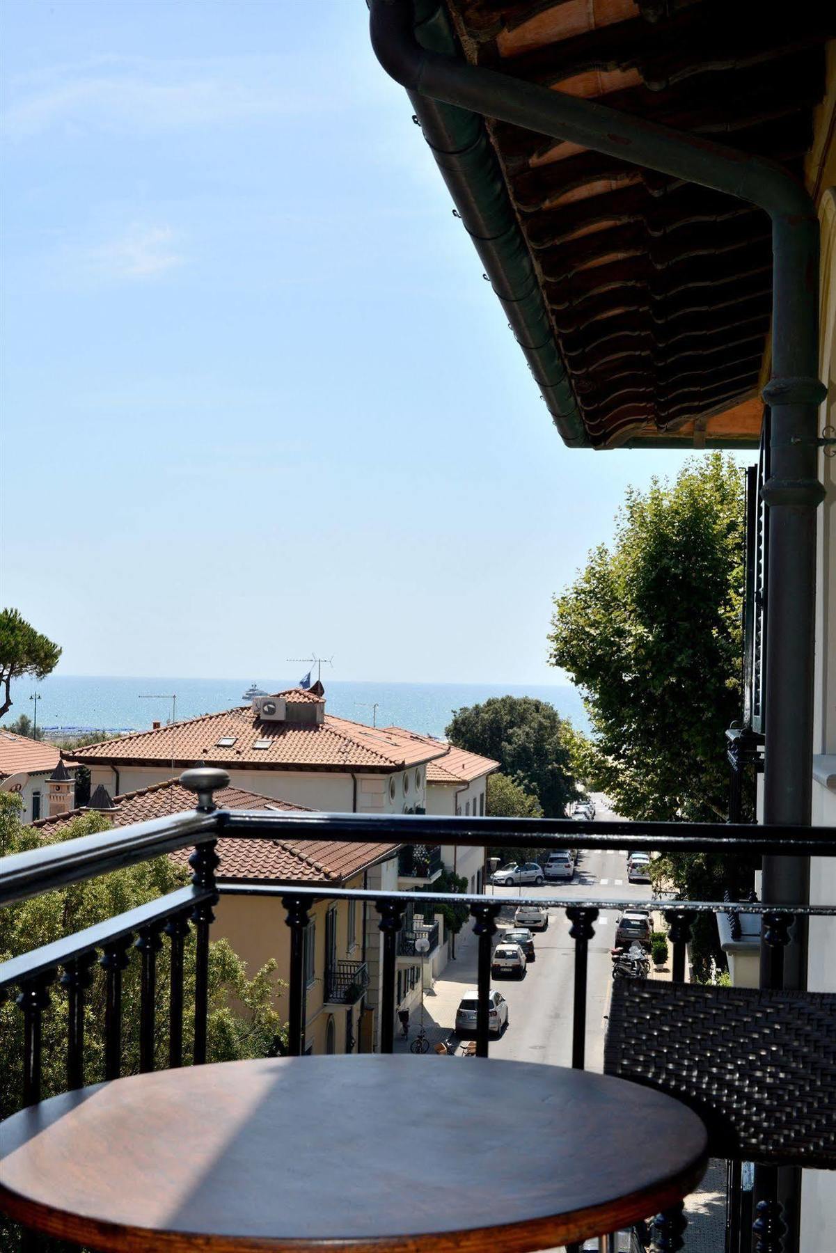 Hotel Goya Forte dei Marmi Exterior photo